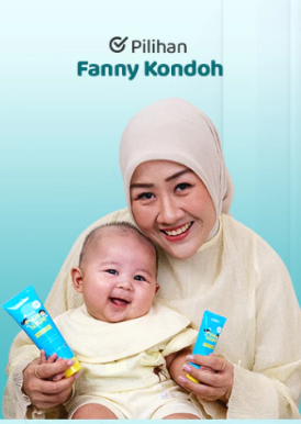 Ibu dan bayi bersama produk Glowby
